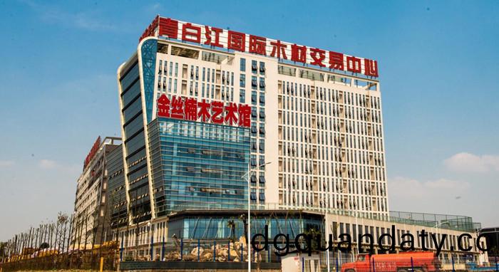 青白(bai)江(jiang)國(guo)際木(mu)材(cai)交(jiao)易(yi)中心700